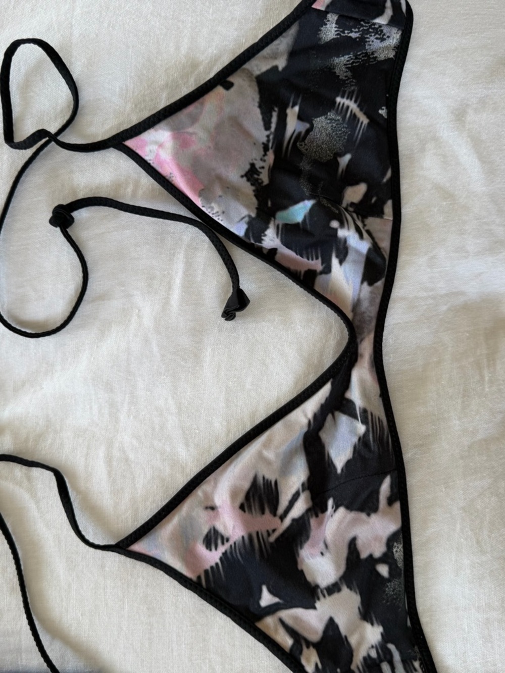 lululemon athletica Black & Pink Abstract Triangle Bikini Top
